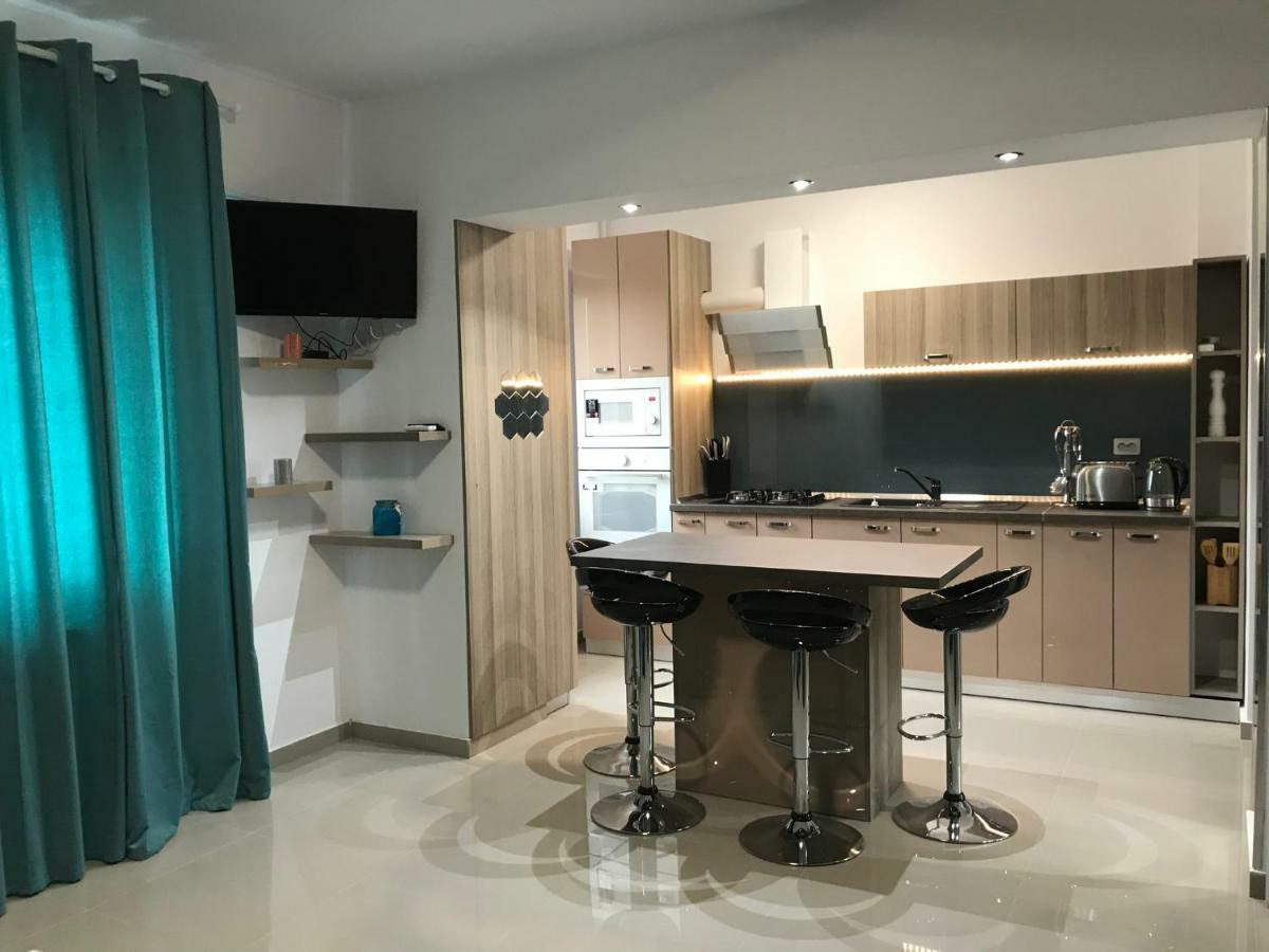 ブカレストLuxury Flat 9 Near Metroアパートメント エクステリア 写真
