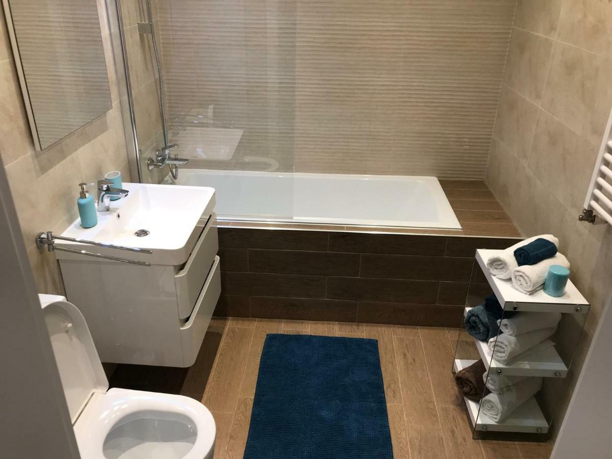 ブカレストLuxury Flat 9 Near Metroアパートメント エクステリア 写真