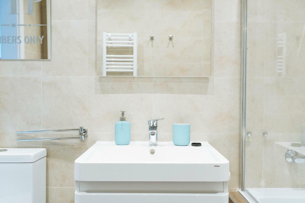 ブカレストLuxury Flat 9 Near Metroアパートメント エクステリア 写真